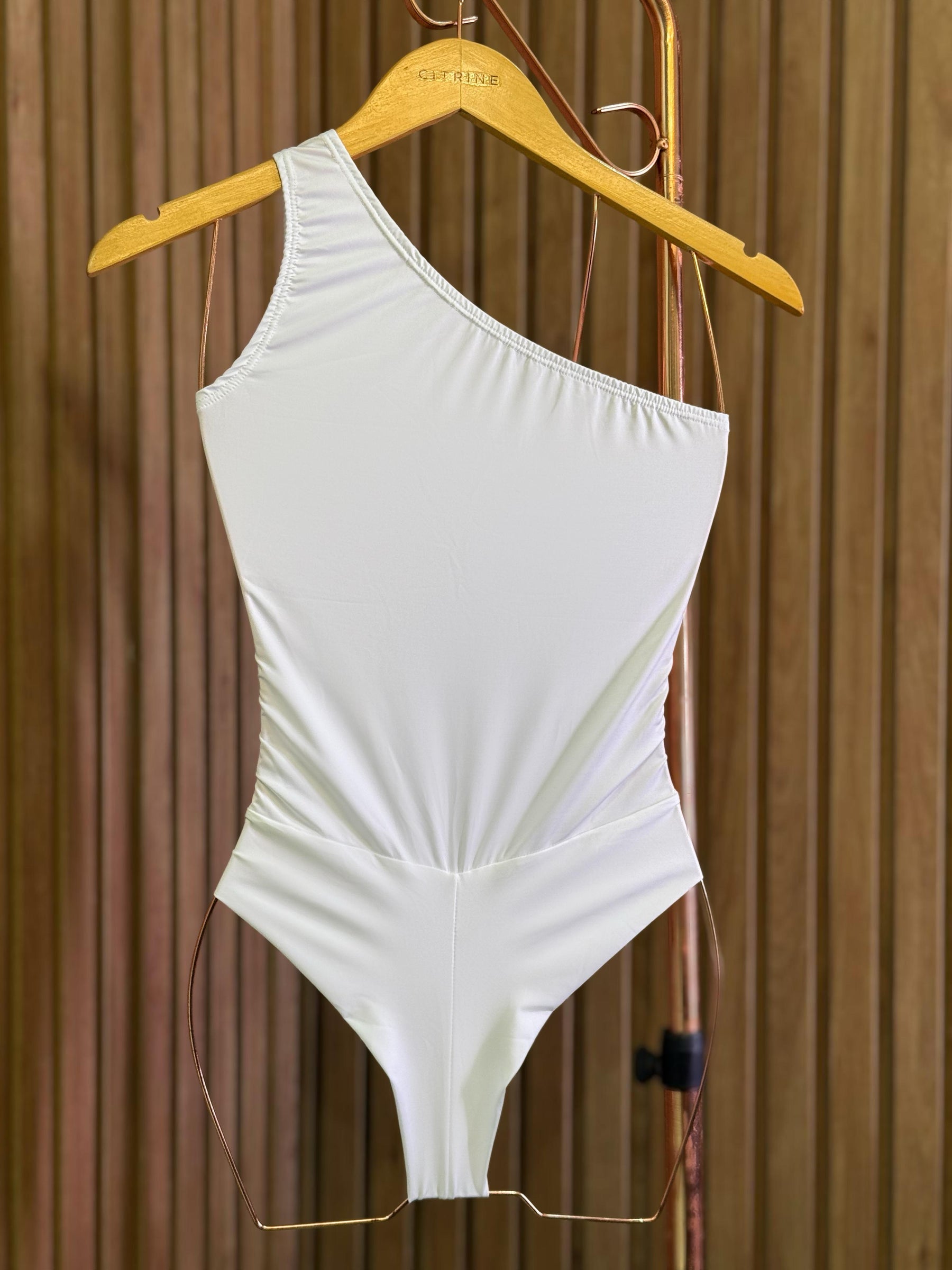 Conjunto Body Maiô e Saída de Banho Jardim Vermelho