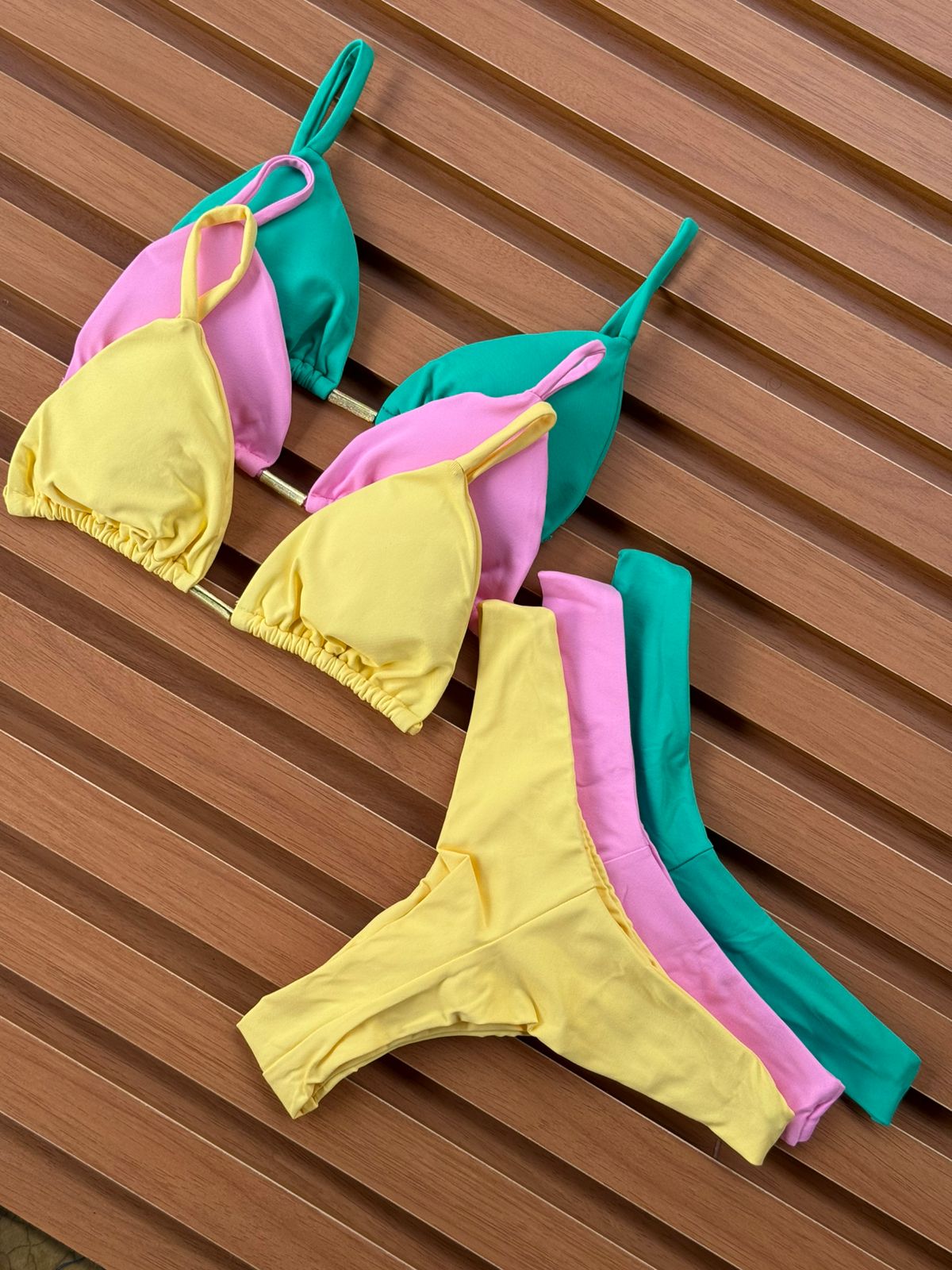 KIT 3 Biquíni Cortininha Calcinha Asa Delta Verde Jade/Rosa Chiclete/Amarelo Manteiga