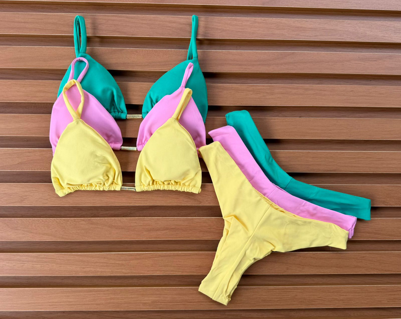KIT 3 Biquíni Cortininha Calcinha Asa Delta Verde Jade/Rosa Chiclete/Amarelo Manteiga