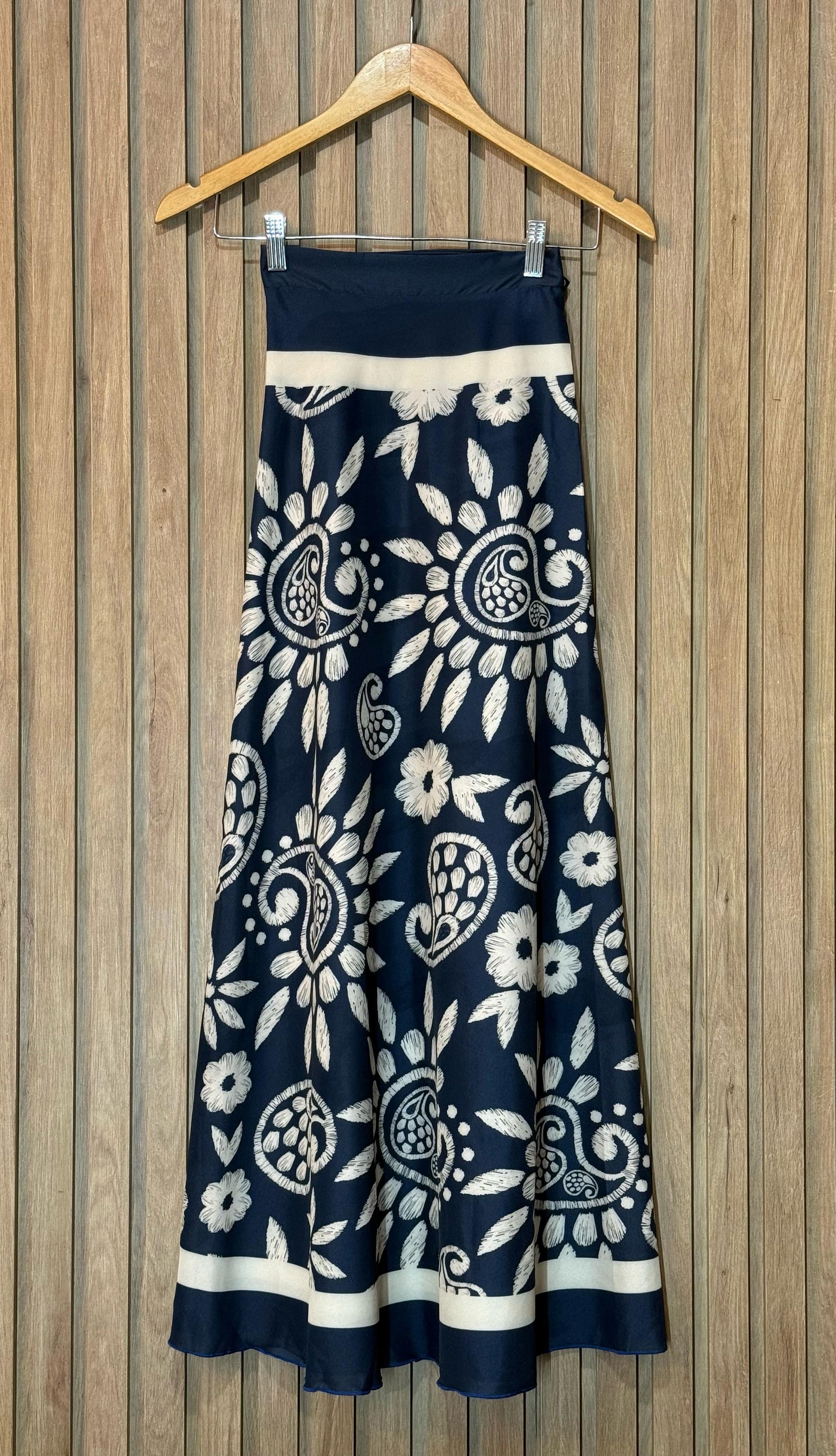 Conjunto Body Maiô e Saida de Banho Paisley