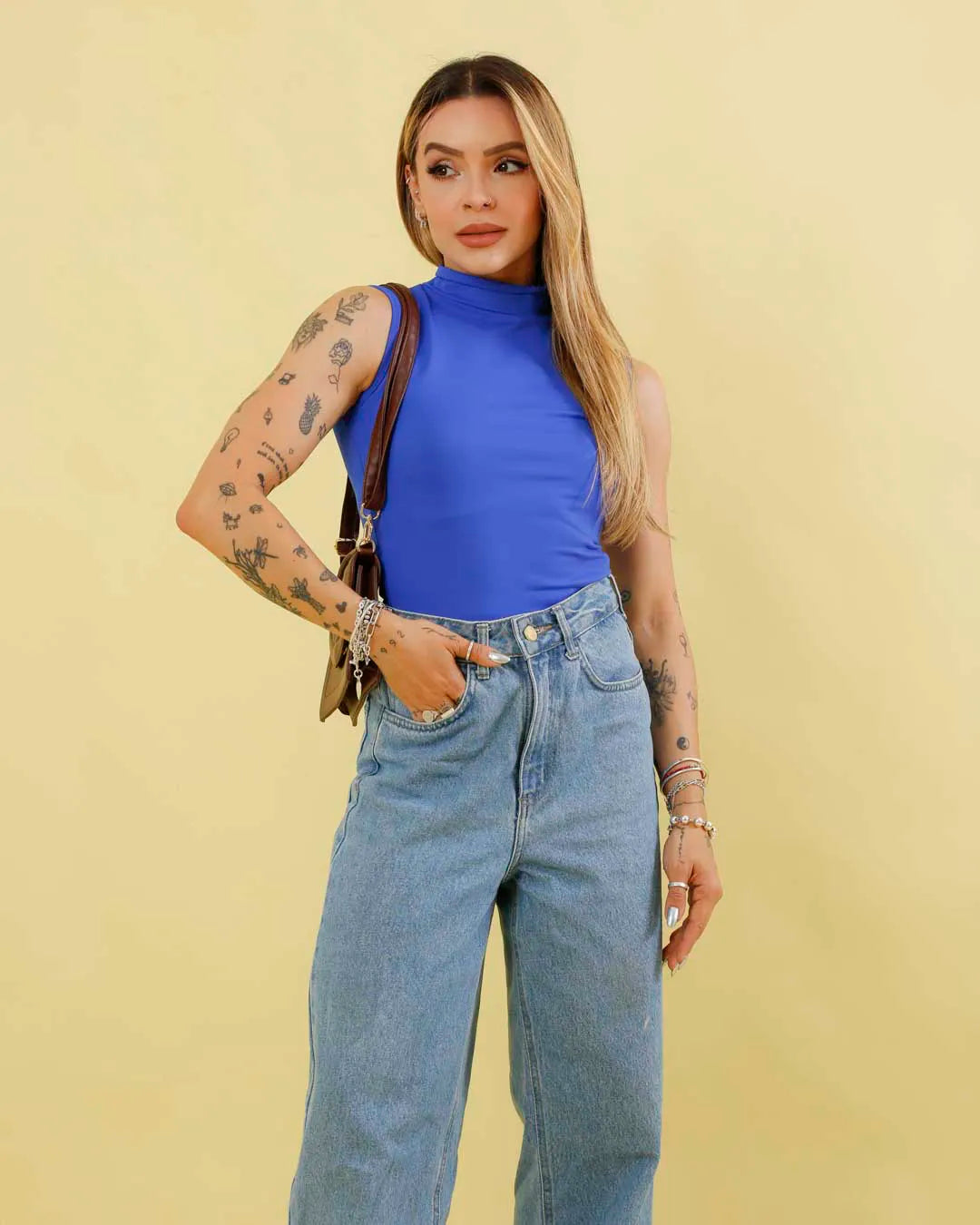 Blusa Baby Look Gola Alta Sem Manga Ref: 09