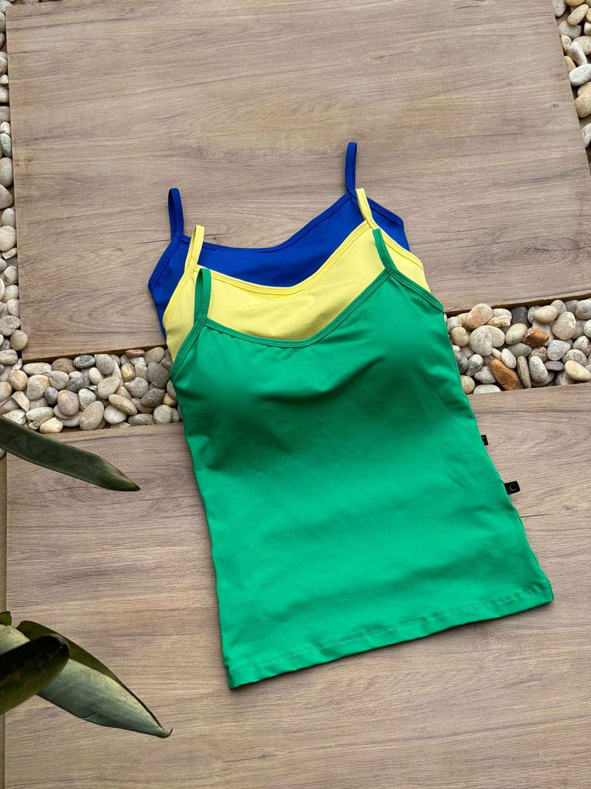 Kit 3 Regatas com Bojo Verde Bandeira/Amarelo Manteiga/Azul Bic
