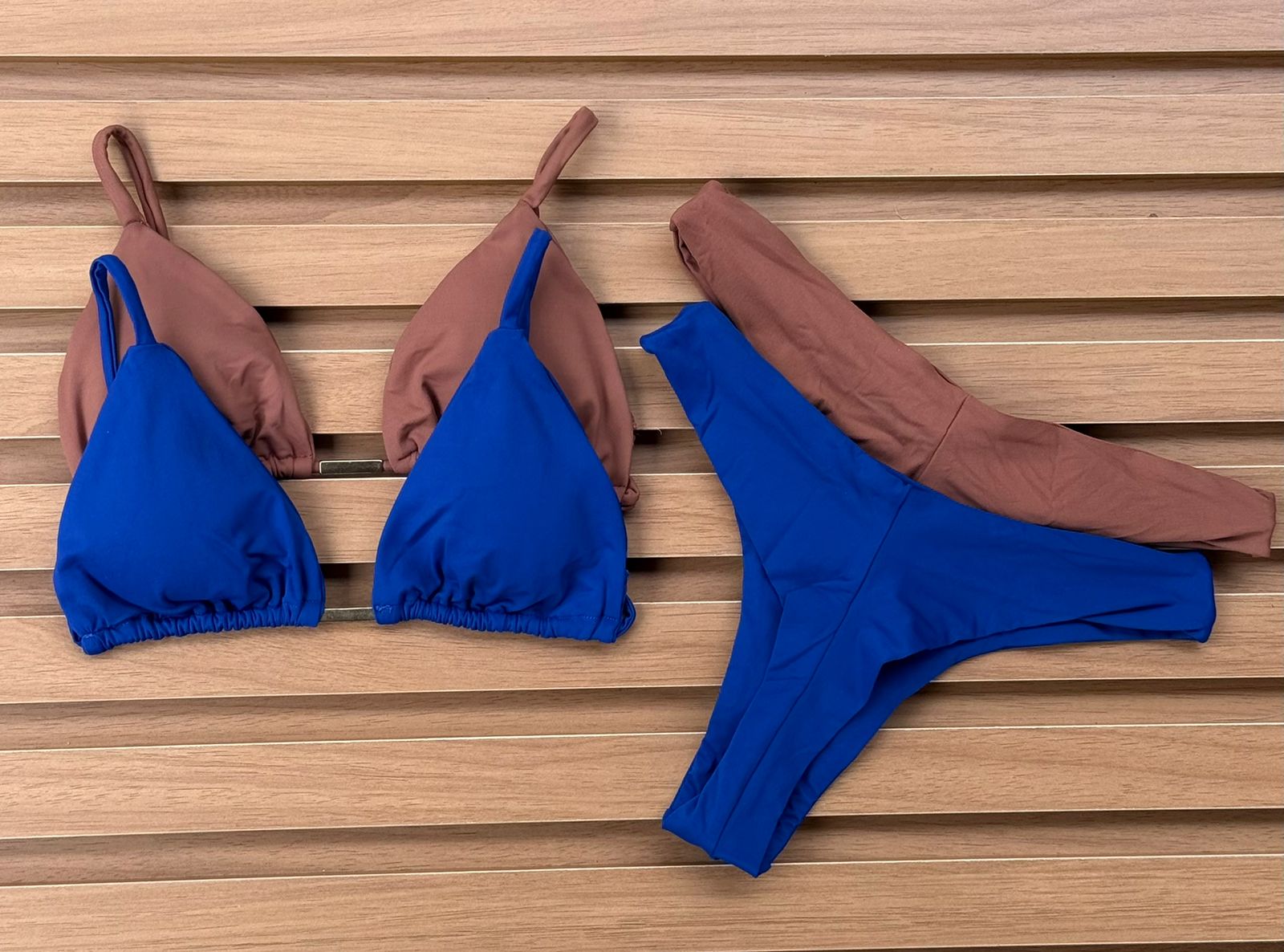 KIT 2 Biquíni Cortininha Calcinha Asa Delta Chocolate/Azul Bic