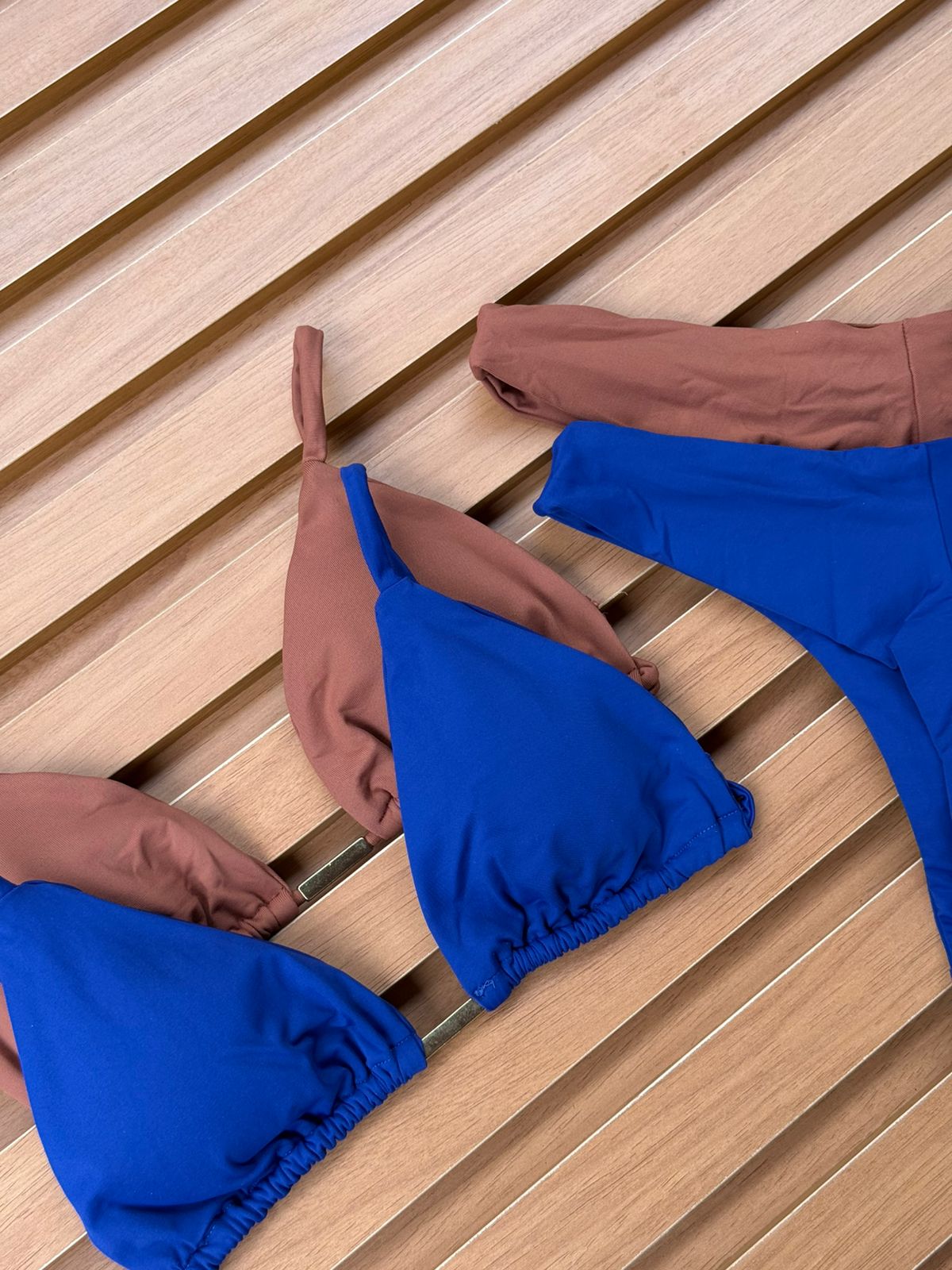KIT 2 Biquíni Cortininha Calcinha Asa Delta Chocolate/Azul Bic