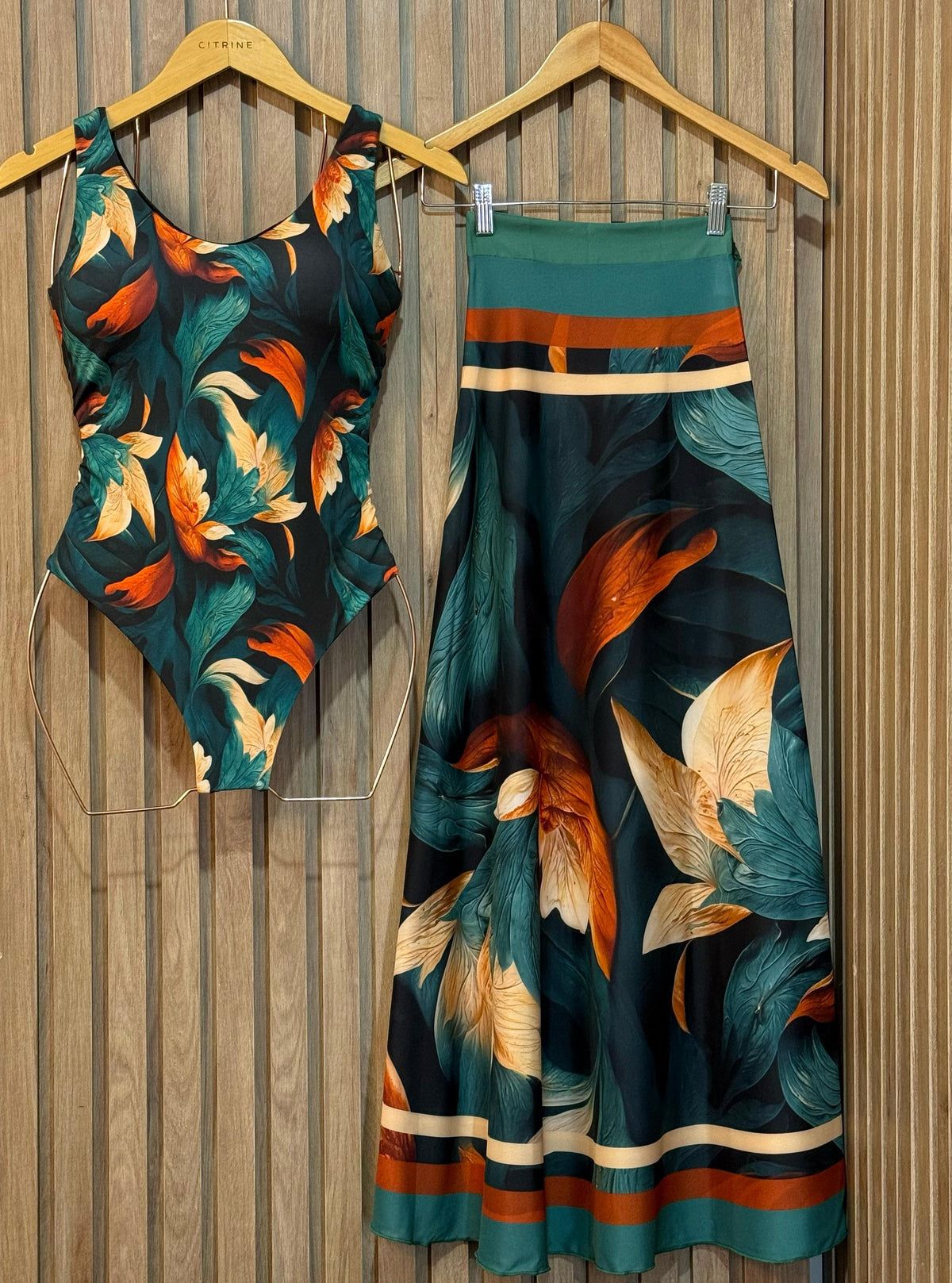 Conjunto Body Maiô e Saida de Banho Luz de Outono Ref: 761