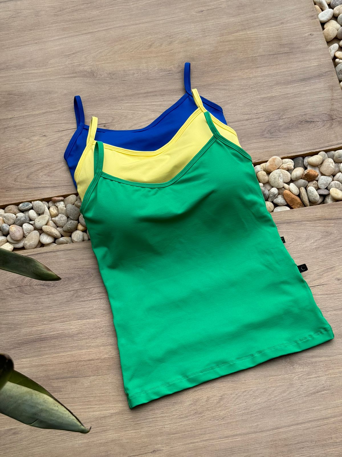 Kit 3 Regatas com Bojo Verde Bandeira/Amarelo Manteiga/Azul Bic