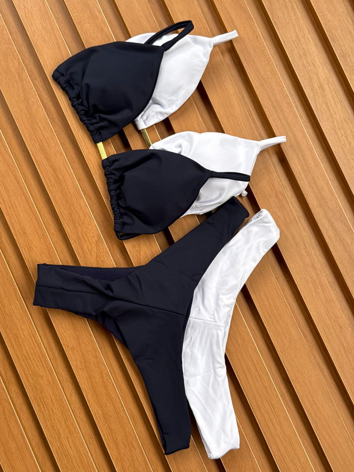 KIT 2 Biquíni Cortininha Calcinha Asa Delta Preto/Branco