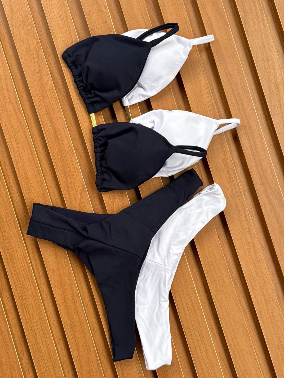 KIT 2 Biquíni Cortininha Calcinha Asa Delta Preto/Branco