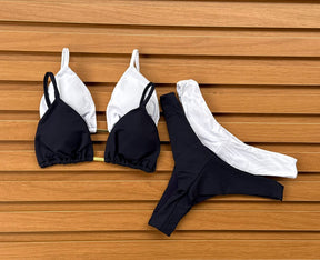 KIT 2 Biquíni Cortininha Calcinha Asa Delta Preto/Branco
