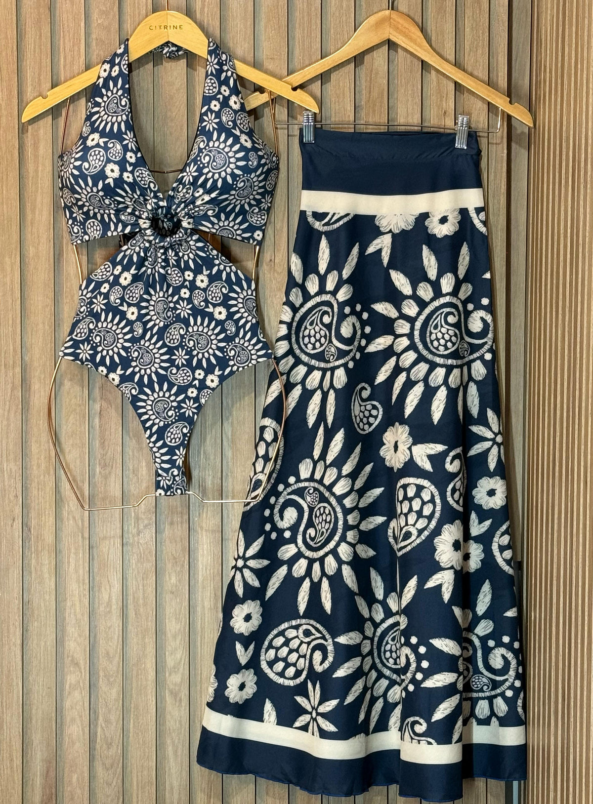 Conjunto Body Maiô e Saida de Banho Paisley