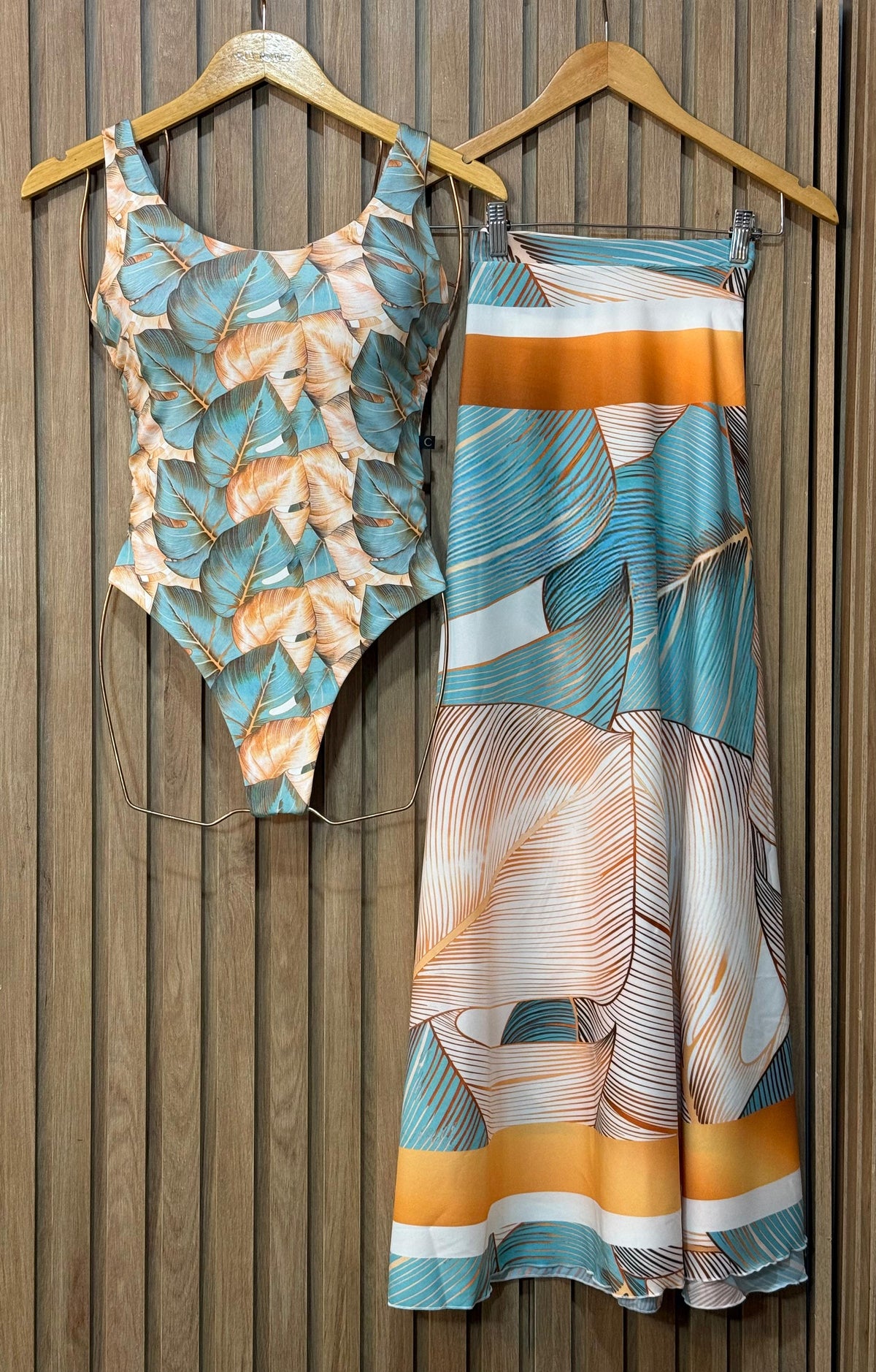 Conjunto Body Maiô e Saida de Banho Reviera