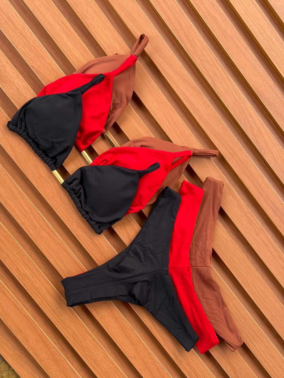 KIT 2 Biquíni Cortininha Calcinha Asa Delta Vermelho/Preto