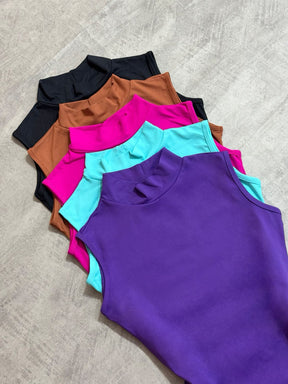 Blusa Baby Look Gola Alta Sem Manga Ref: 09