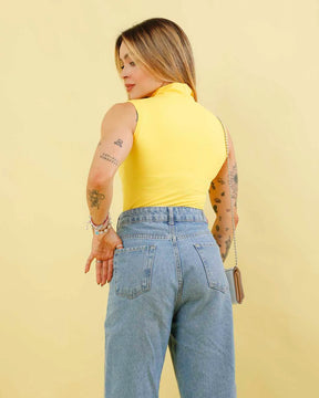 Blusa Baby Look Gola Alta Sem Manga Ref: 09